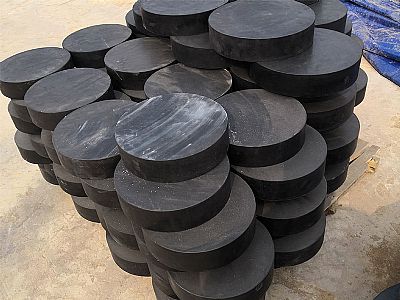 高碑店板式橡胶支座由若干层橡胶片与薄钢板经加压硫化